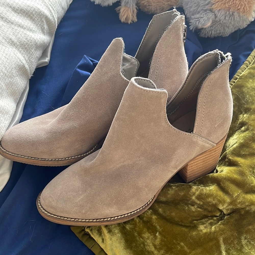 Blondo waterproof booties 6.5
